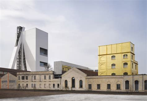 fondazione prada ed esempi simili|prada rem koolhaas.